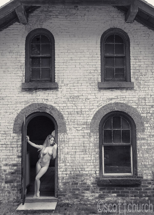 512x713 b7ce603865e15cfeecb9602375aca88f 910843