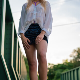 Modesty-17e2681904cf4aac73