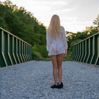 Modesty-5125cf66211d384b06