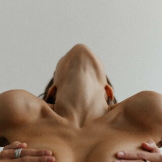 anna.ralphs-2022-12-16-2718056092-black-and-white-photo-and-color